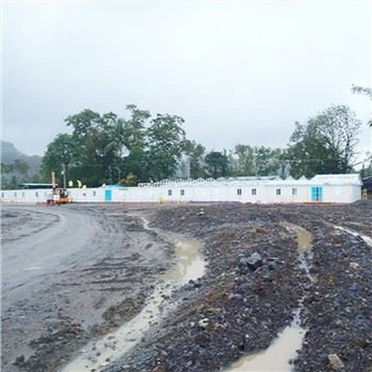 To-etasjes flatpakke containerhjem