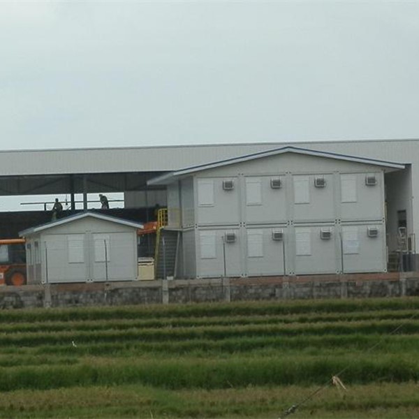 4-container house 4-container house